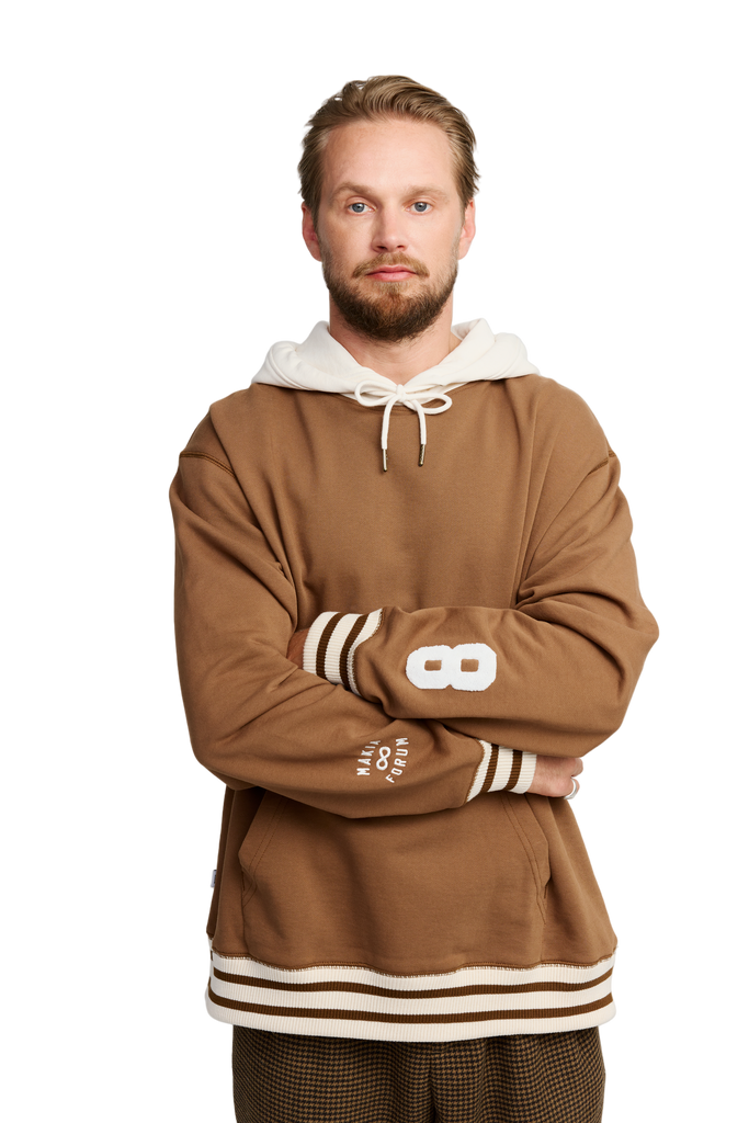 Lauri is 5'10" wearing size medium