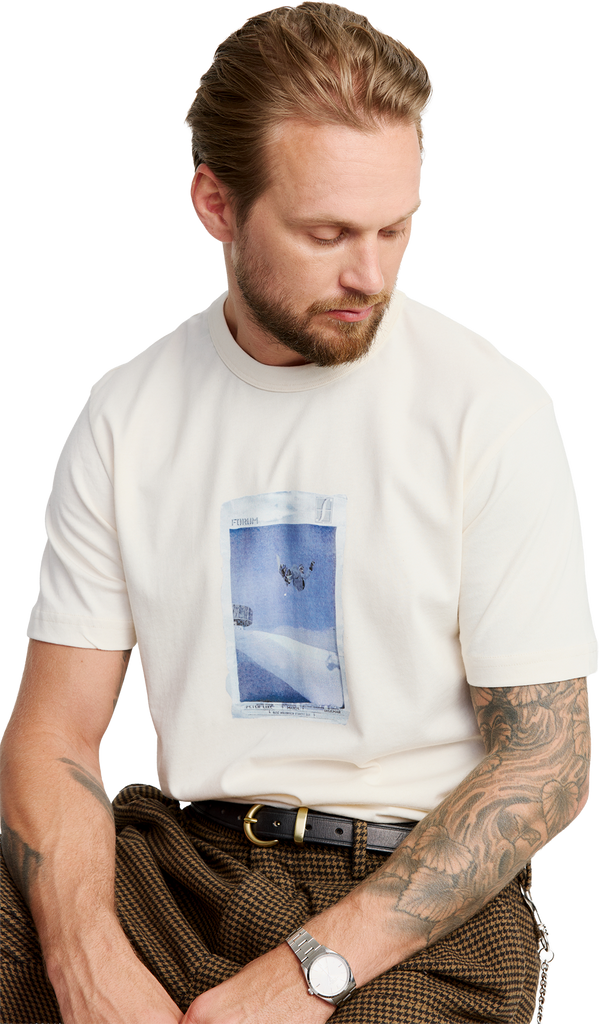 Lauri is 5'10" wearing size medium